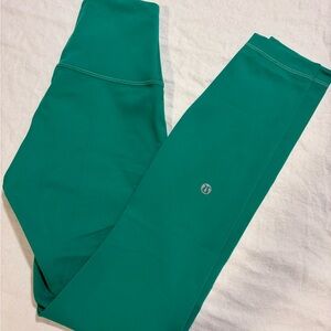Lululemon Kelly Green Wunder Train 25” Contour Fit Leggings